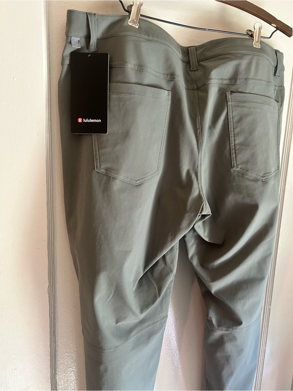Lululemon ABC Pant Classic 34”L – Men’s Size 38 – Grey Sage – NWT